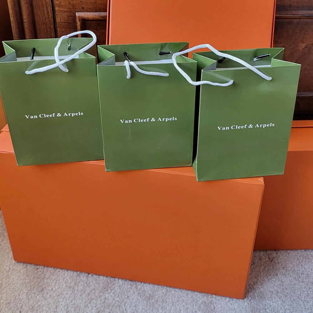 COPY - Mini Van Cleef gift bags bundle - 3